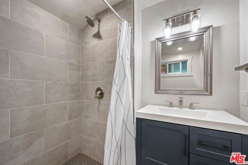 3985 Alta Mesa Dr, North Hollywood CA  91604-4010 exterior