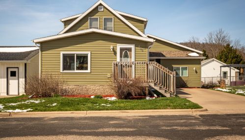 405 Lien St, Coon Valley, WI 54623-8368
