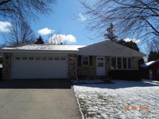 616 Summit St, Hartford, WI 53027-2036
