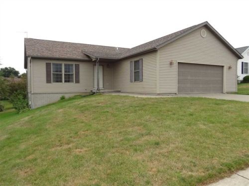 407 Page St, Williamsburg, IA 52361-9679