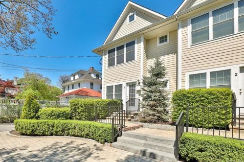 60 Lathers Park, New Rochelle NY  10801-3931 exterior