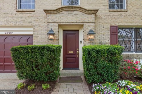 2727 Unicorn Ln, Washington, DC 20015-2233