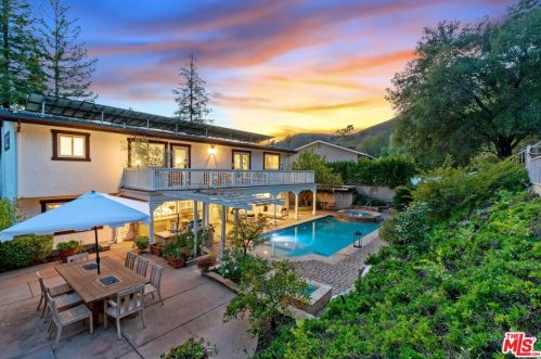 27041 Esward Dr, Calabasas CA  91301-2322 exterior