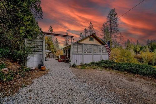15106 Colfax Hwy, Grass Valley, CA 95945-8682