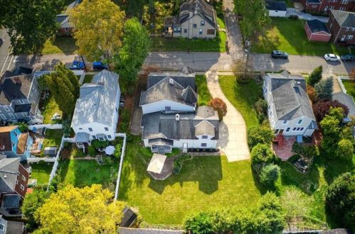 106 Elm Ln, Sewickley, PA 15143-1135