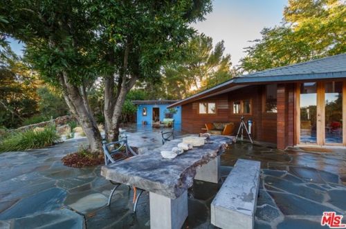 2440 Minard Rd, Topanga CA  90290-3402 exterior