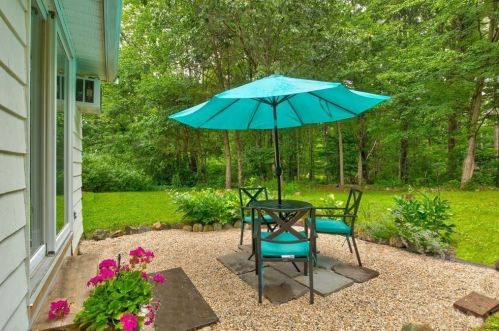 38 Eldor Dr, Walpole MA  02071-1020 exterior