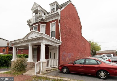 1306 Vernon St, Harrisburg, PA 17104-1108