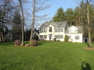 19 Chandler Dr, Londonderry NH  exterior