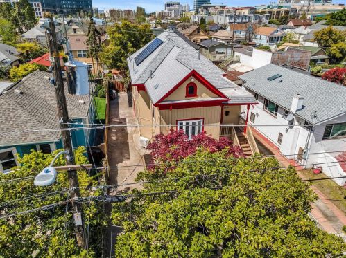 5531 Fremont St, Oakland CA 94608-2216 exterior