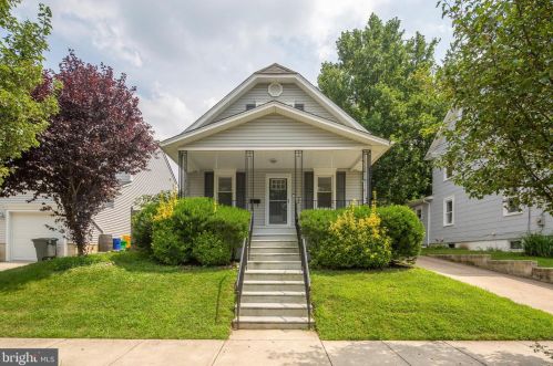 402 Austin Ave, Barrington, NJ 08007-1003