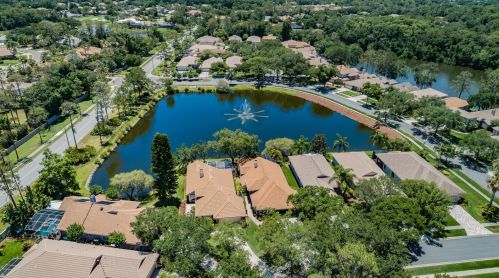 1473 Riverdale Dr, Oldsmar, FL 34677-4835
