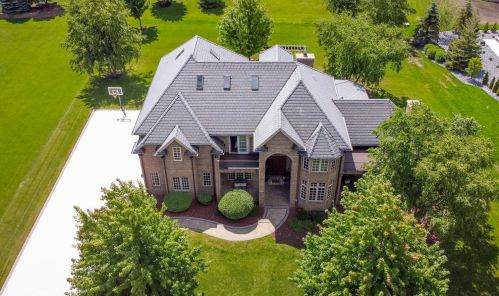 4275 95th St, Kenosha, WI 53158-3713