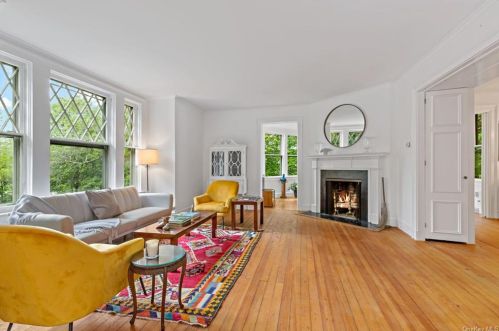 365 Elm Rd, Briarcliff NY  10510-2207 exterior