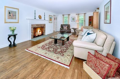 23 Mayflower Dr, Wilton CT  06897-1003 exterior