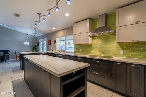 4530 Villa Theresa Dr, Glendale AZ  85308-1522 exterior