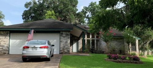 339 Freeman Blvd, West Columbia, TX 77486-9667