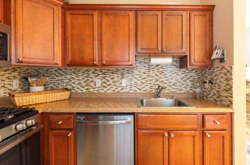 57 Aveonis Ct, Fishkill NY  12524-1638 exterior