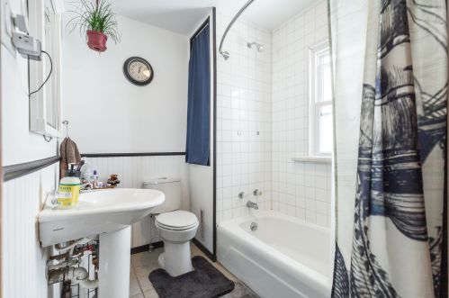 1124 57, Milwaukee WI 53214-3310 exterior