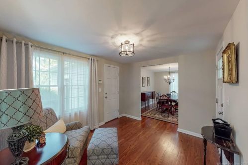 10 Spring Hill Rd, Southington CT  06489-1522 exterior