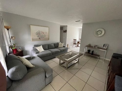 128 Westglen Dr, Fort Pierce, FL 34981-4408