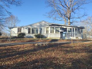 710 Pace Rd, Hendersonville, NC 28792-9027