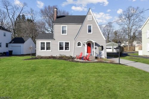 17 Jaqui Ave, Greystone Park, NJ 07950-2223