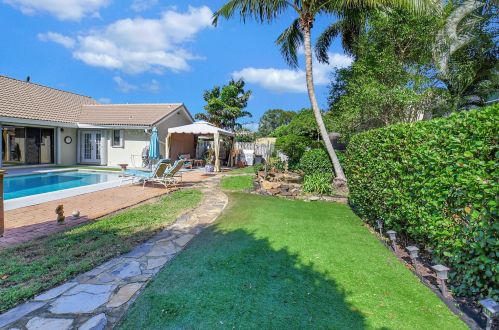 9911 Majestic Way, Boynton Beach FL  33437-3303 exterior