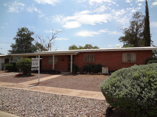 5762 Cooper St, Tucson, AZ 85711-3818