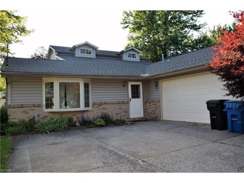 1300 Rolling Meadows Dr, Vermilion, OH 44089-3433