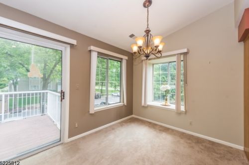 16 Ray Ct, Bedminster NJ  07921-1632 exterior