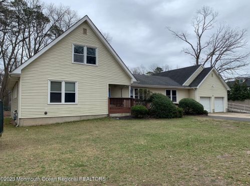 31 Miller Rd, Lakewood NJ  08701-2919 exterior