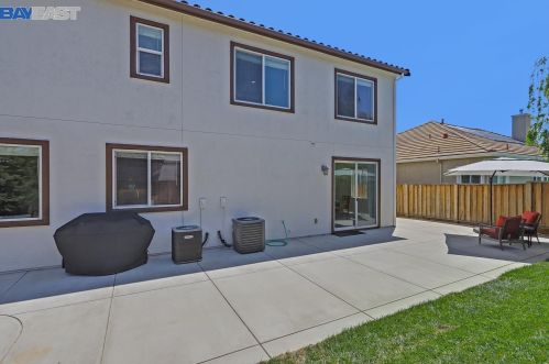 66 Sunchase Ct, Oakley CA  94561-4425 exterior