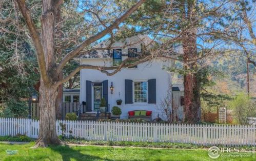 879 7th St, Boulder, CO 80302-7404