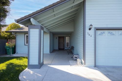 306 Ravenwood Way, Lodi CA  95240-7839 exterior