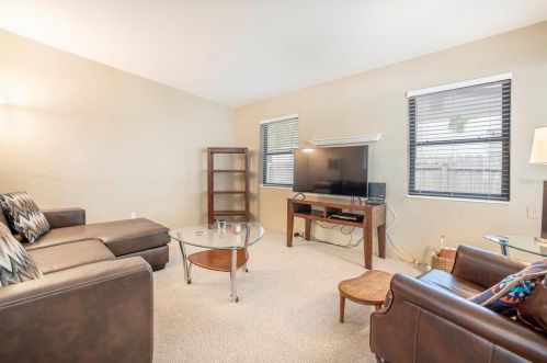8042 36th Ave, Saint Petersburg, FL 33710-1012