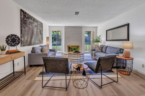 434 Brentwood Dr, Benicia CA  94510-1437 exterior