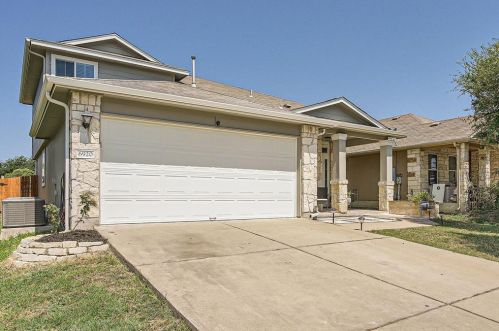 6920 Plains Crest Dr, Del Valle, TX 78617-3717