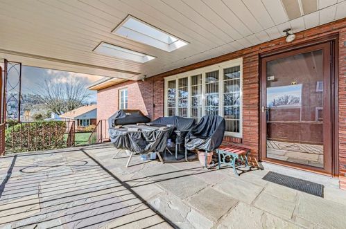 3110 Mcclure Ln, Mckeesport, PA 15131-2110