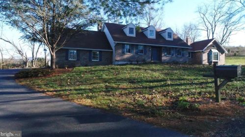 54 Pleasant Valley Rd, Molino, PA 17961-9476