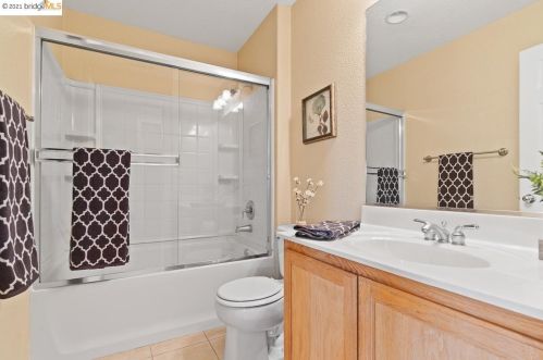 42 Vitruvius Ct, Oakley CA  94561-1778 exterior