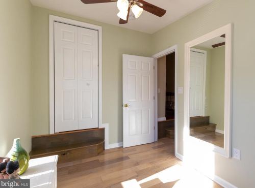 25 Maple Ave, Yardley PA 19067-6642 exterior