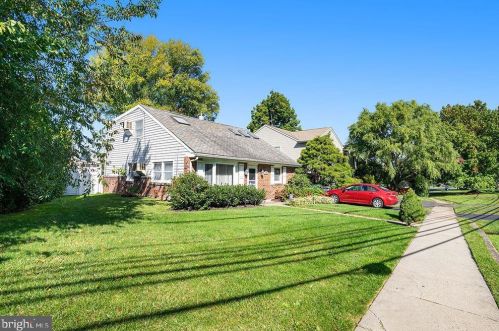 1890 Fitzwatertown Rd, Willow Grove, PA 19090-3940