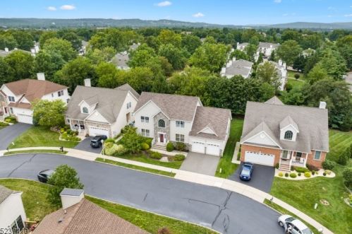 17 Shippen Ct, Flemington NJ  08822-6835 exterior