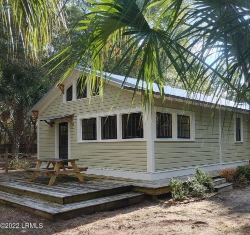 80 Gannet Pt Rd, Beaufort SC  29907-2306 exterior