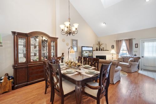 7044 Clubview Dr, Bridgeville PA  15017-1097 exterior