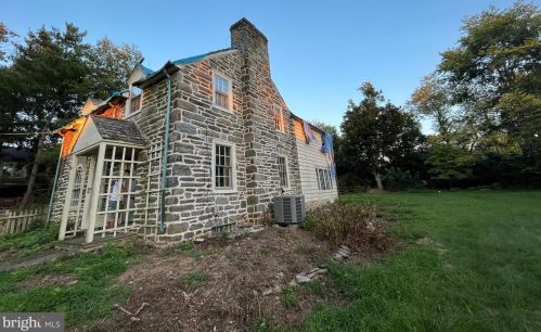 210 Sunnybrook Rd, Flourtown, PA 19031-1625