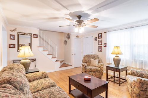 54 Bluestone Dr, Nashua NH 03060-6835 exterior