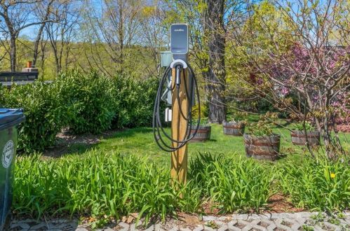 18 Aldridge Rd, Chappaqua NY  10514-3401 exterior