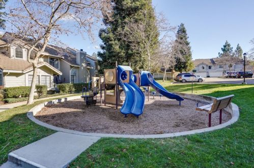 2851 Buena Crest Ct, San Jose CA  95121-2956 exterior